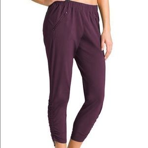 Athleta Aspire Pant in plum size 4